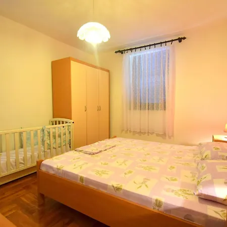 Petrovic 2 By Interhome