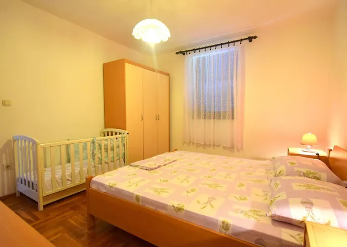 Petrovic 2 By Interhome