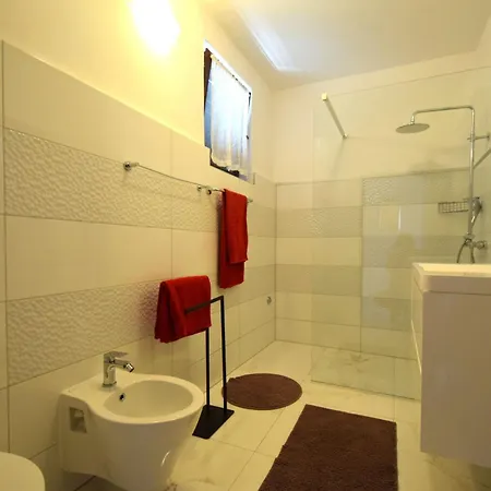 Petrovic 2 By Interhome Apartmán *